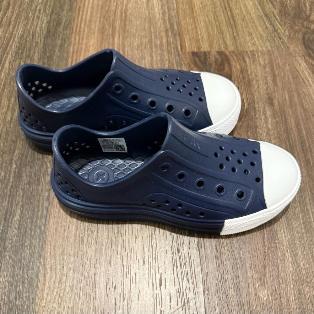 Converse Play Lite CX (NWOT, size 3y)